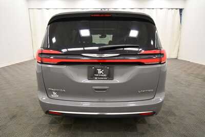 2022 Chrysler Pacifica, $30295. Photo 6