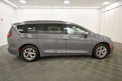2022 Chrysler Pacifica, $30295. Photo 9