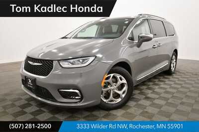 2022 Chrysler Pacifica, $30295. Photo 1