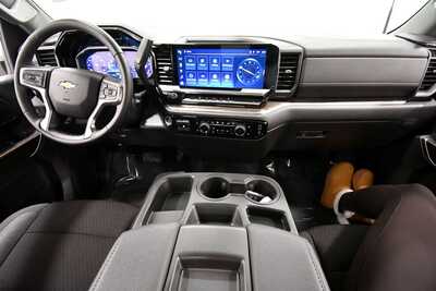 2024 Chevrolet 2500 Reg Cab, $65999. Photo 3