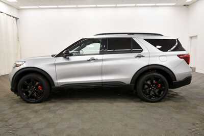 2023 Ford Explorer, $41849. Photo 4