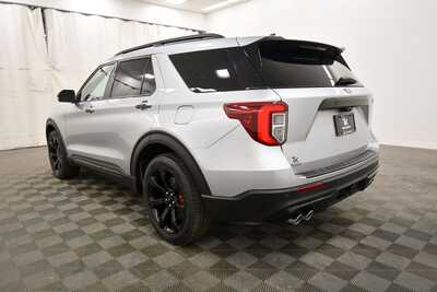 2023 Ford Explorer, $41849. Photo 5