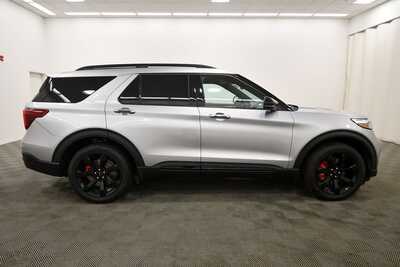 2023 Ford Explorer, $41849. Photo 9