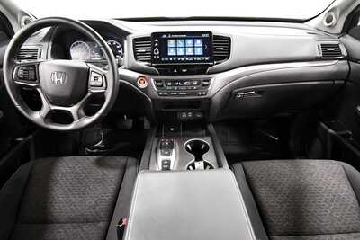 2025 Honda Ridgeline, $36599. Photo 3