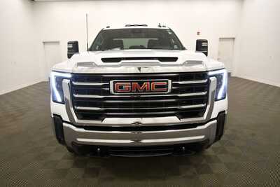 2024 GMC 2500 Crew Cab, $48849. Photo 10