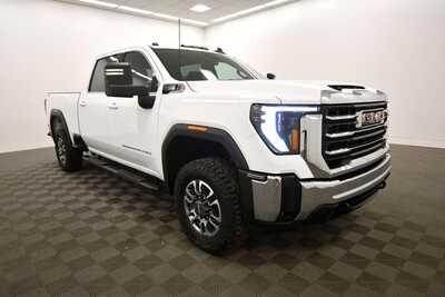 2024 GMC 2500 Crew Cab, $48849. Photo 9