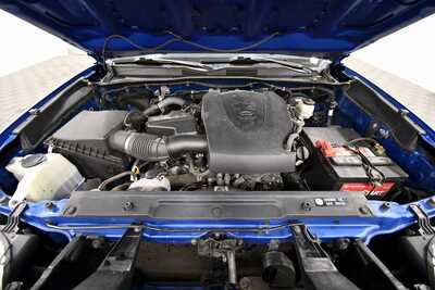 2017 Toyota Tacoma, $25999. Photo 12