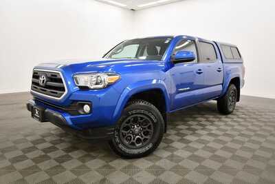 2017 Toyota Tacoma, $25999. Photo 2