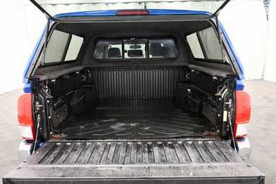 2017 Toyota Tacoma, $25999. Photo 7