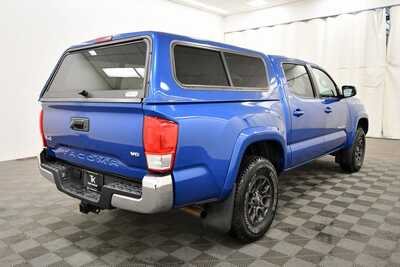 2017 Toyota Tacoma, $25999. Photo 8