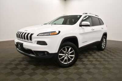 2017 Jeep Cherokee, $13895. Photo 2