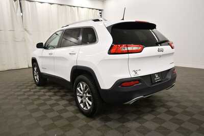 2017 Jeep Cherokee, $13895. Photo 5