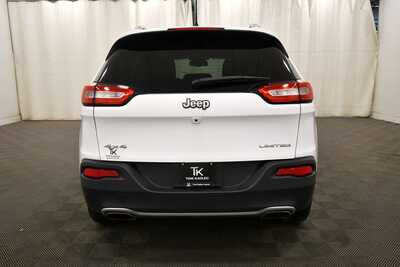 2017 Jeep Cherokee, $13895. Photo 6