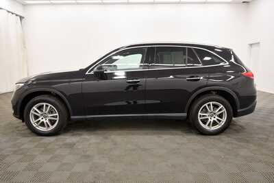 2023 Mercedes-Benz GLC-Class, $35495. Photo 4