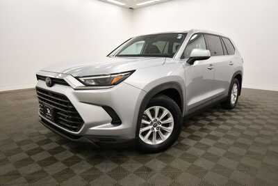 2024 Toyota Grand Highlander, $40849. Photo 2