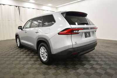 2024 Toyota Grand Highlander, $40849. Photo 5