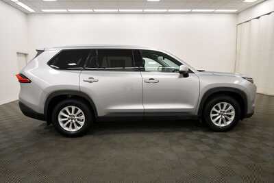 2024 Toyota Grand Highlander, $40849. Photo 9