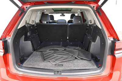 2024 Volkswagen Atlas, $36849. Photo 7
