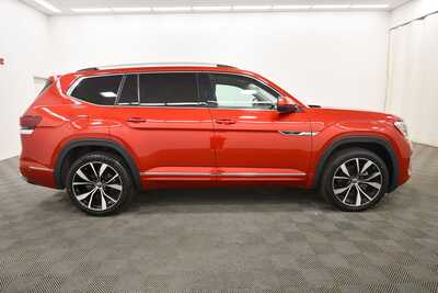 2024 Volkswagen Atlas, $36849. Photo 9