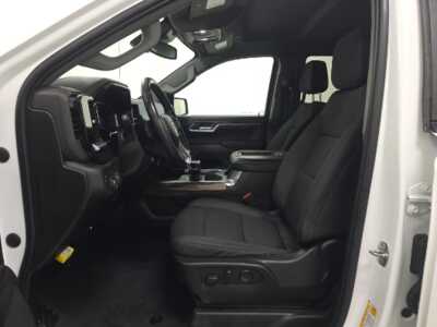 2022 Chevrolet 1500 Crew Cab, $35895. Photo 3