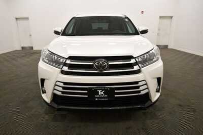2018 Toyota Highlander, $21845. Photo 11