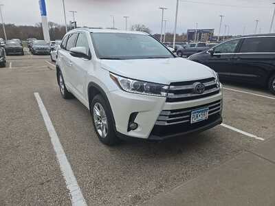 2018 Toyota Highlander, $21495. Photo 2
