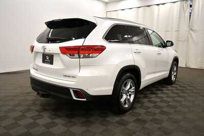 2018 Toyota Highlander, $21845. Photo 8