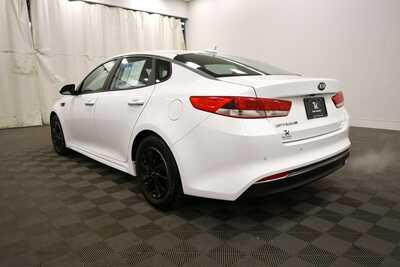 2018 Kia Optima, $12595. Photo 5