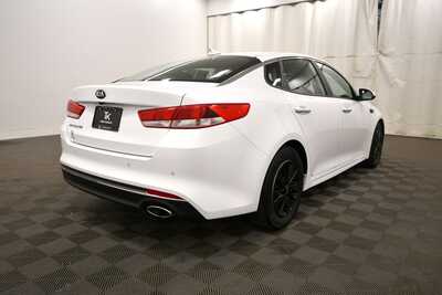 2018 Kia Optima, $12595. Photo 8