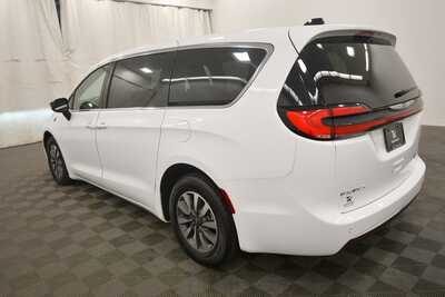 2024 Chrysler Pacifica, $26999. Photo 5