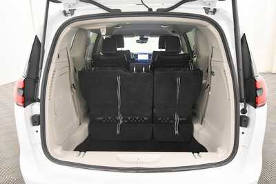 2024 Chrysler Pacifica, $26999. Photo 7