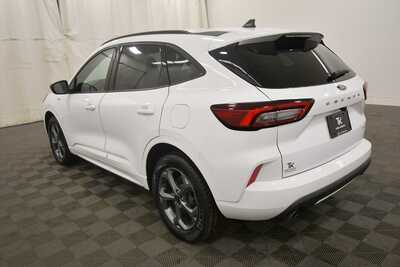2023 Ford Escape, $22742. Photo 5