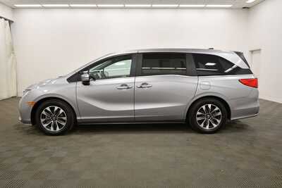 2023 Honda Odyssey, $34349. Photo 4