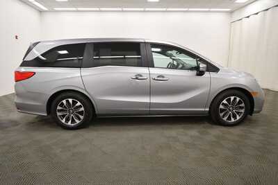 2023 Honda Odyssey, $34349. Photo 9