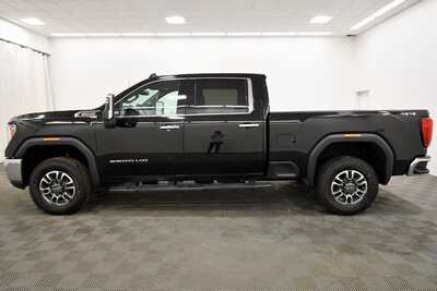 2021 GMC 2500 Crew Cab, $50398. Photo 4