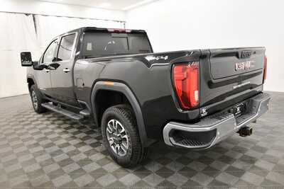2021 GMC 2500 Crew Cab, $50398. Photo 5