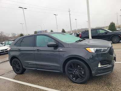 2021 Ford Edge, $19318. Photo 2
