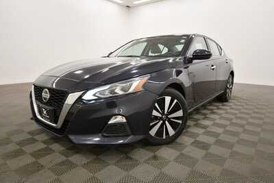 2021 Nissan Altima, $18962. Photo 2