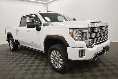 2022 GMC 2500 Crew Cab, $59576. Photo 10