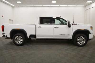 2022 GMC 2500 Crew Cab, $59576. Photo 9