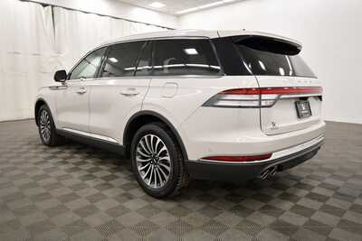 2022 Lincoln Aviator, $34598. Photo 5