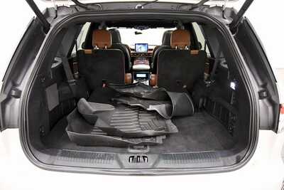 2020 Lincoln Aviator, $27176. Photo 7