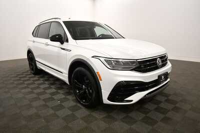 2023 Volkswagen Tiguan, $23849. Photo 10