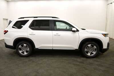2026 Honda Pilot, $48755. Photo 8