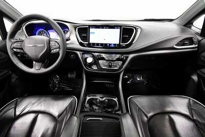 2024 Chrysler Pacifica, $28172. Photo 3