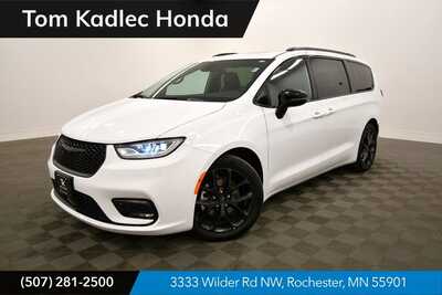 2024 Chrysler Pacifica, $28172. Photo 1