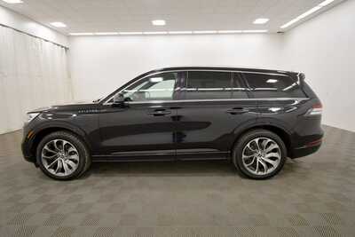 2023 Lincoln Aviator, $42749. Photo 4