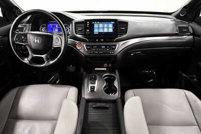 2022 Honda Passport, $28693. Photo 3