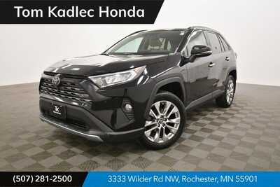 2019 Toyota RAV4, $27312. Photo 1