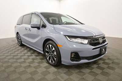 2025 Honda Odyssey, $49999. Photo 10